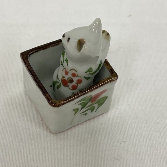 Kitty Cat in Basket Hand Painted Flowers Ceramic Crafted in Thailand Vintage - Picture 4 of 10